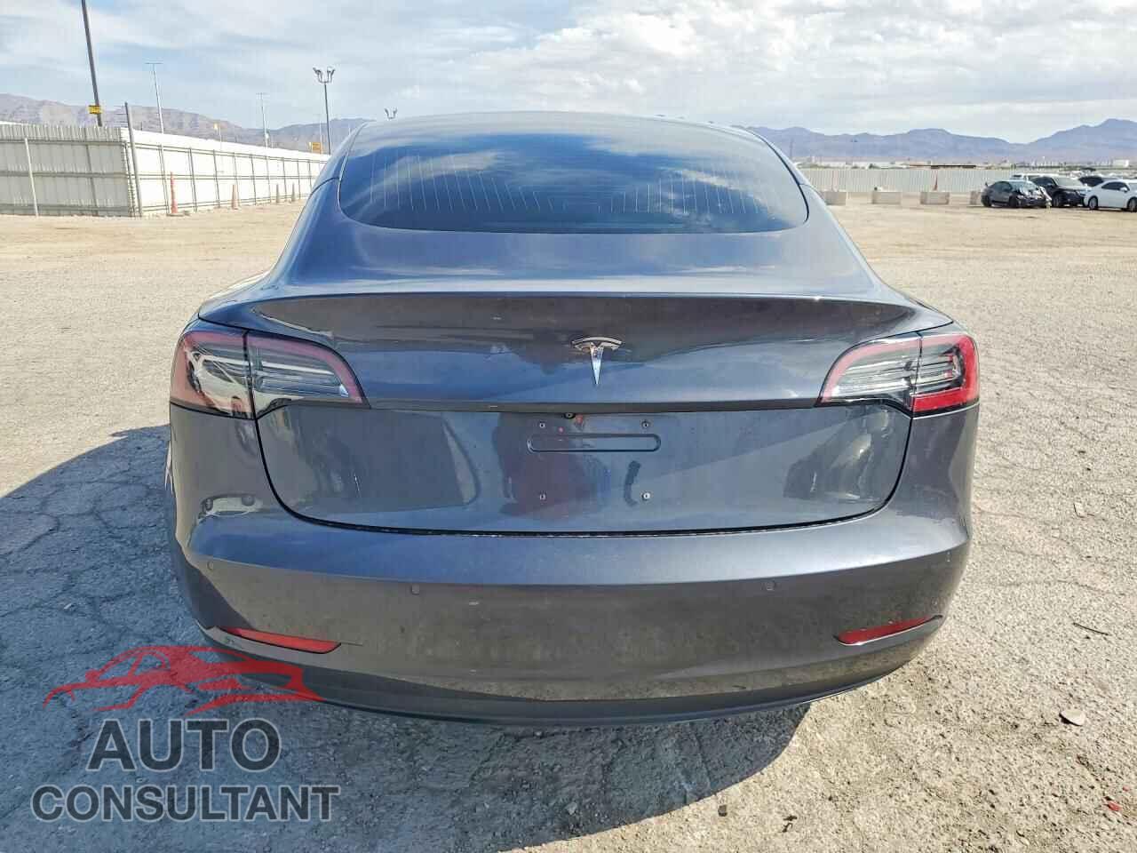 TESLA MODEL 3 2018 - 5YJ3E1EA1JF059521