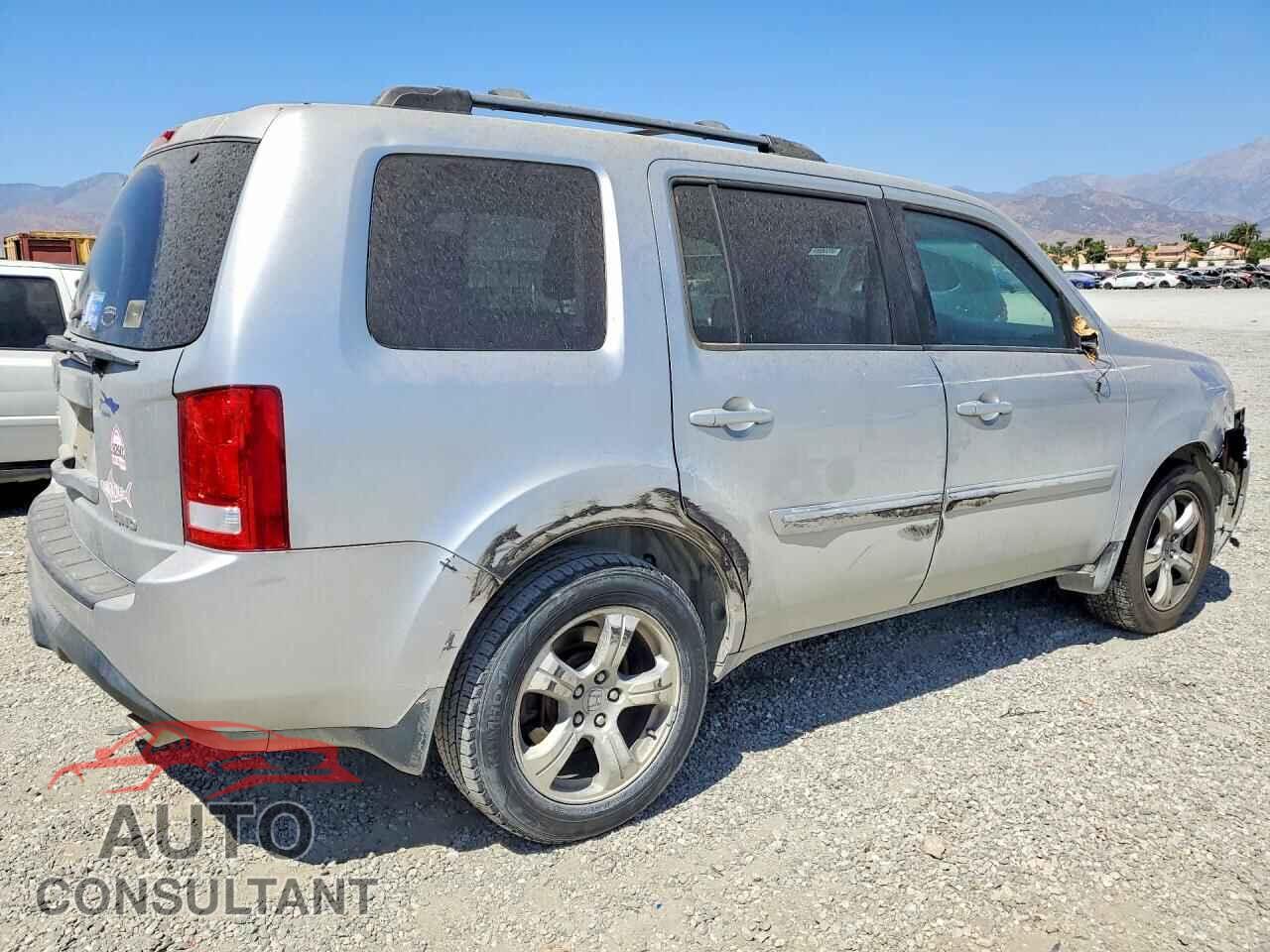 HONDA PILOT 2013 - 5FNYF4H58DB001543