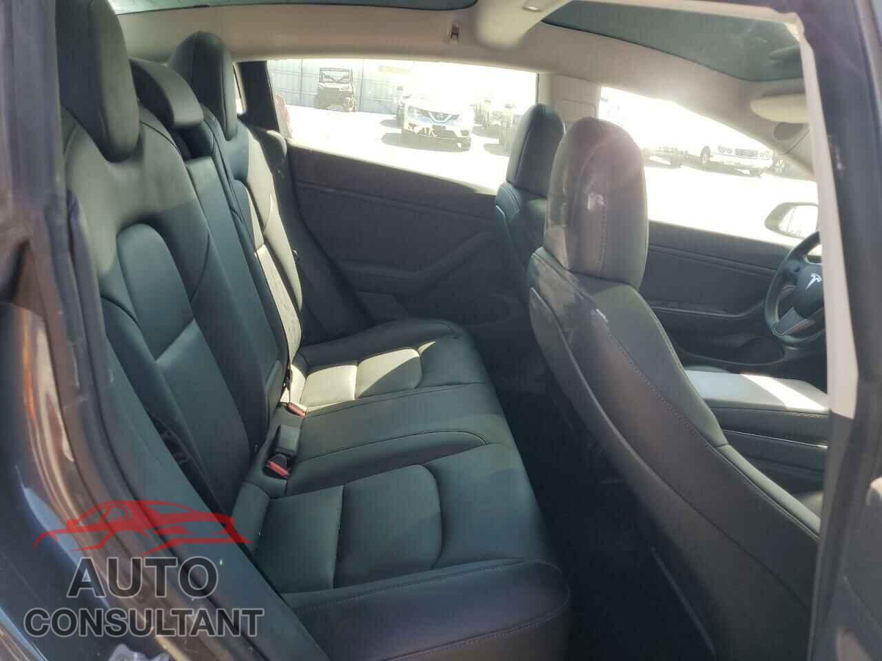 TESLA MODEL 3 2019 - 5YJ3E1EB2KF361409