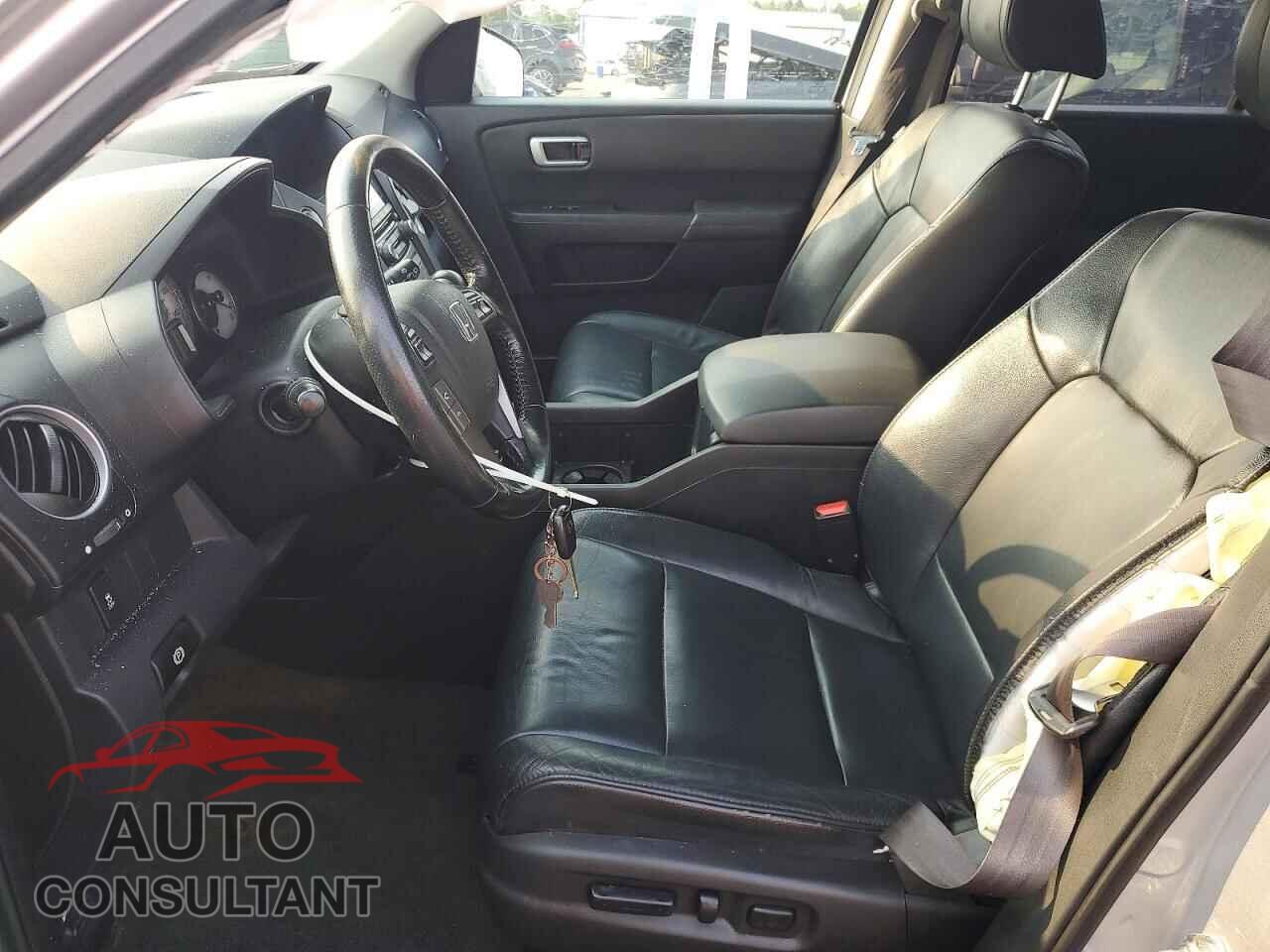 HONDA PILOT 2015 - 5FNYF4H77FB067215