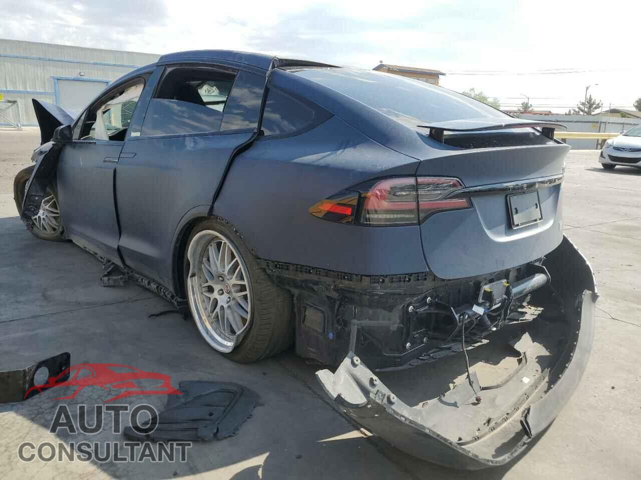 TESLA MODEL X 2023 - 7SAXCBE60PF417390