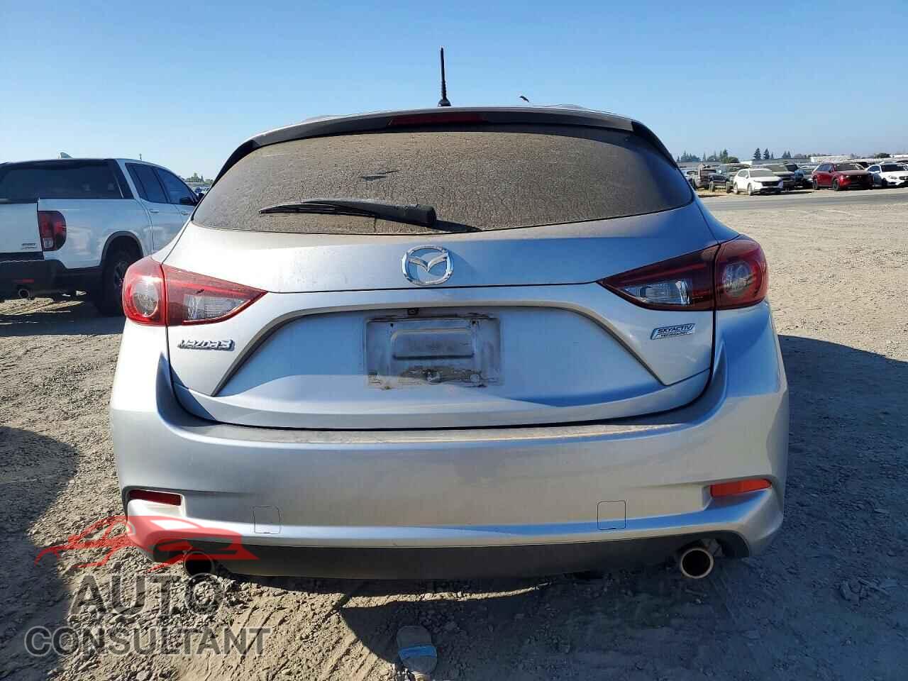 MAZDA 3 2017 - 3MZBN1L74HM109852