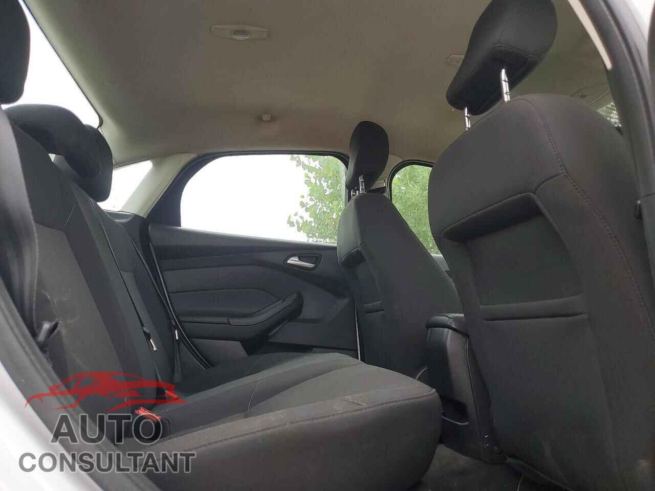 FORD FOCUS 2017 - 1FADP3FE3HL321239