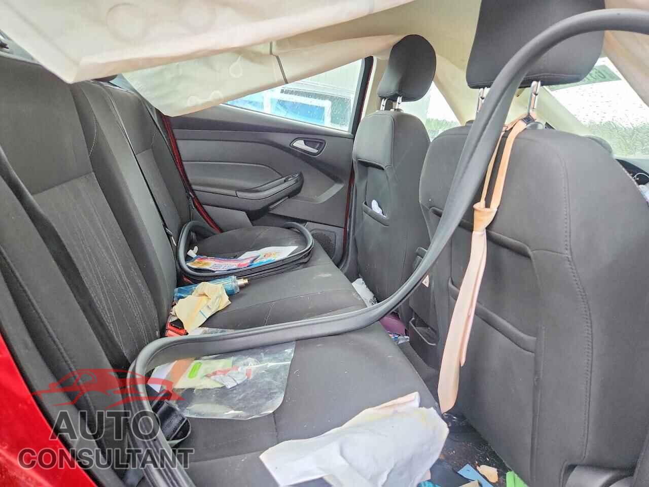 FORD FOCUS 2017 - 1FADP3F20HL312052