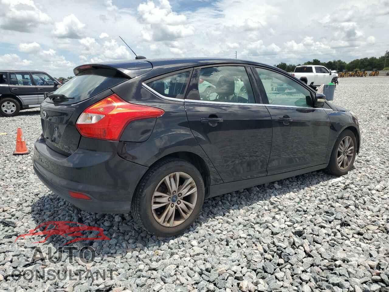 FORD FOCUS 2012 - 1FAHP3M21CL298515