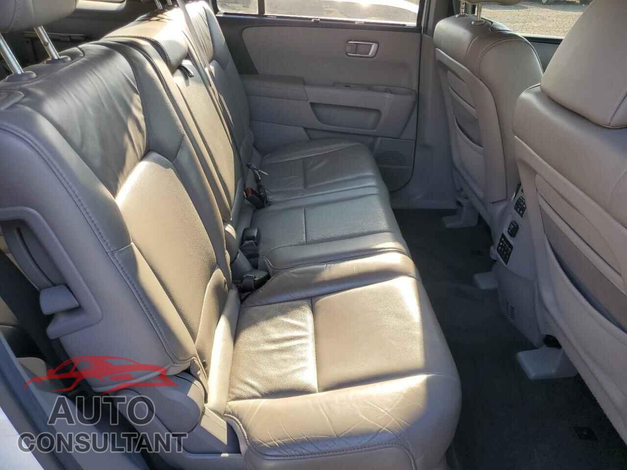 HONDA PILOT 2011 - 5FNYF3H90BB057437