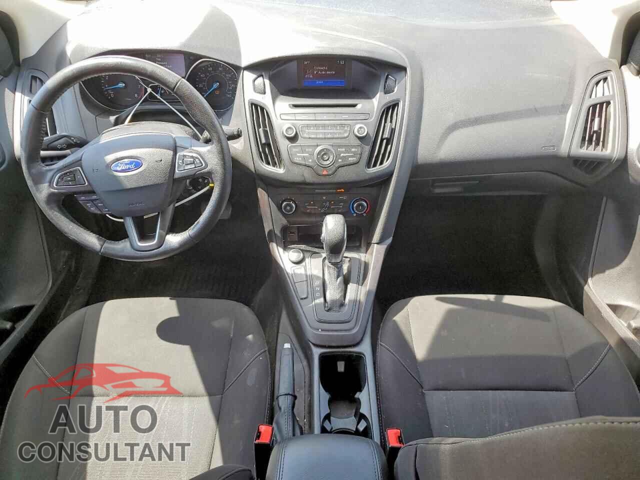FORD FOCUS 2017 - 1FADP3K27HL308117