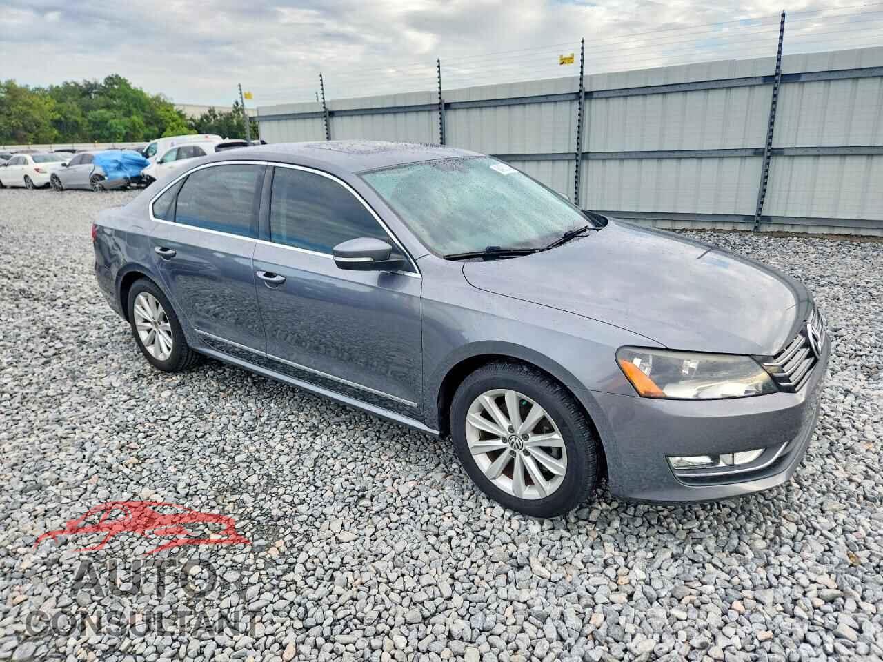 VOLKSWAGEN PASSAT 2013 - 1VWCH7A31DC021237