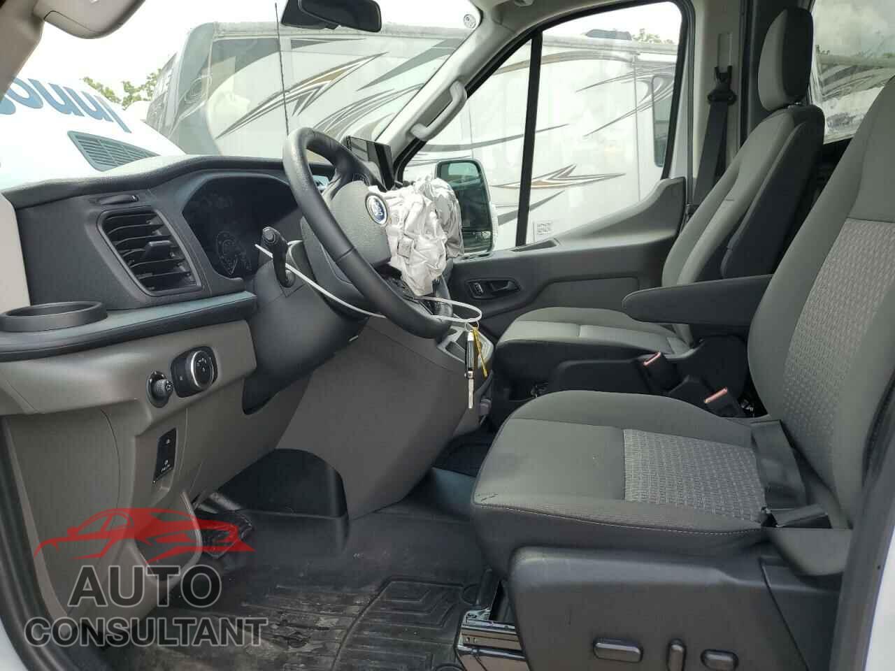FORD TRANSIT 2024 - 1FTBR2C80RKA22853