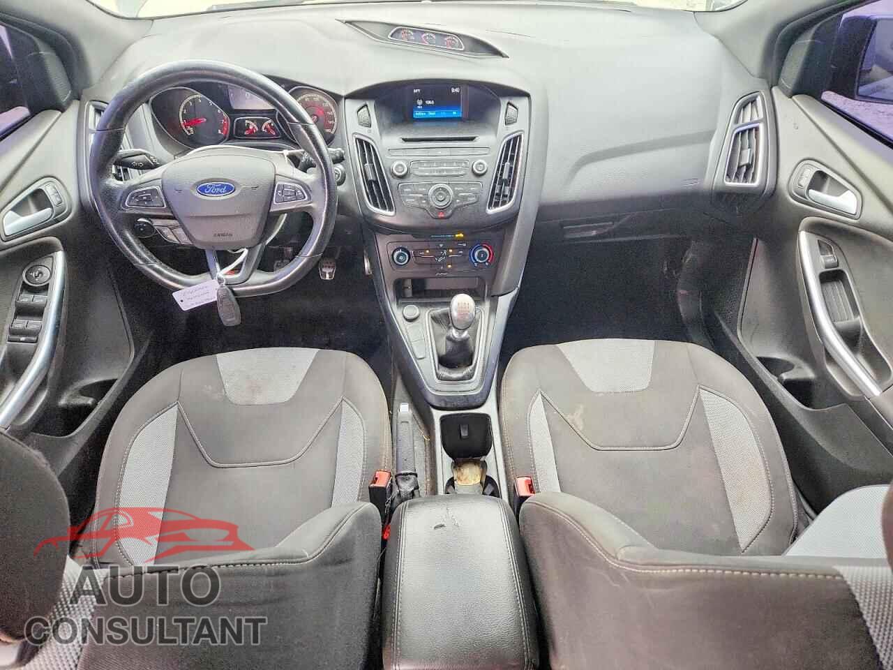 FORD FOCUS 2017 - 1FADP3L9XHL292832