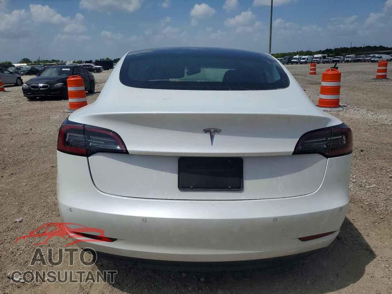 TESLA MODEL 3 2021 - 5YJ3E1EA0MF961310