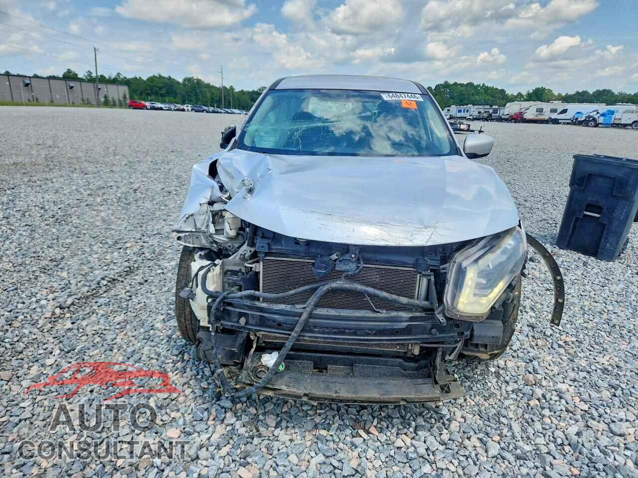 NISSAN ROGUE 2017 - KNMAT2MT1HP504765