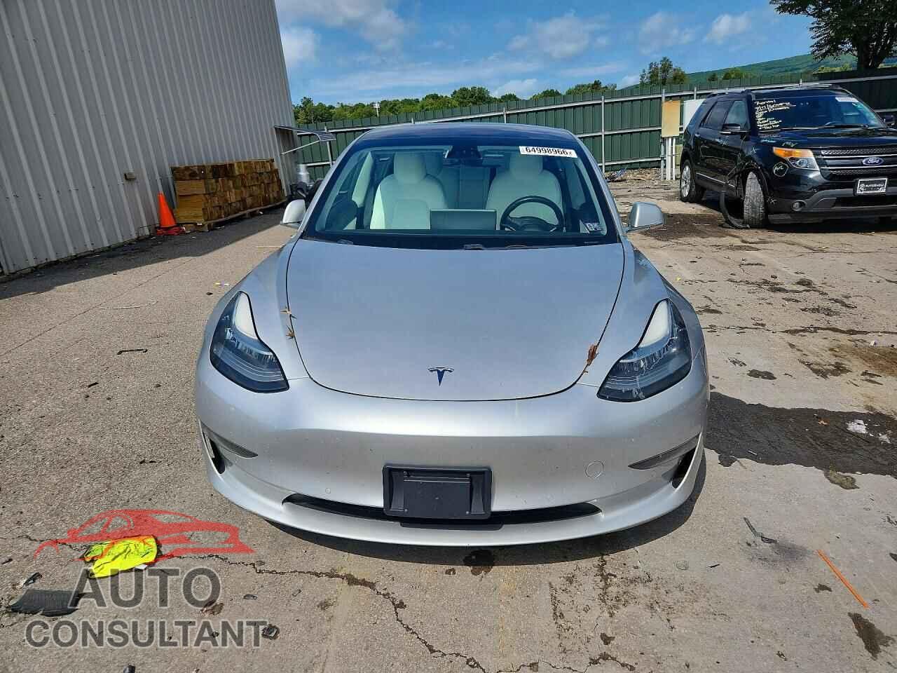TESLA MODEL 3 2018 - 5YJ3E1EB5JF096189