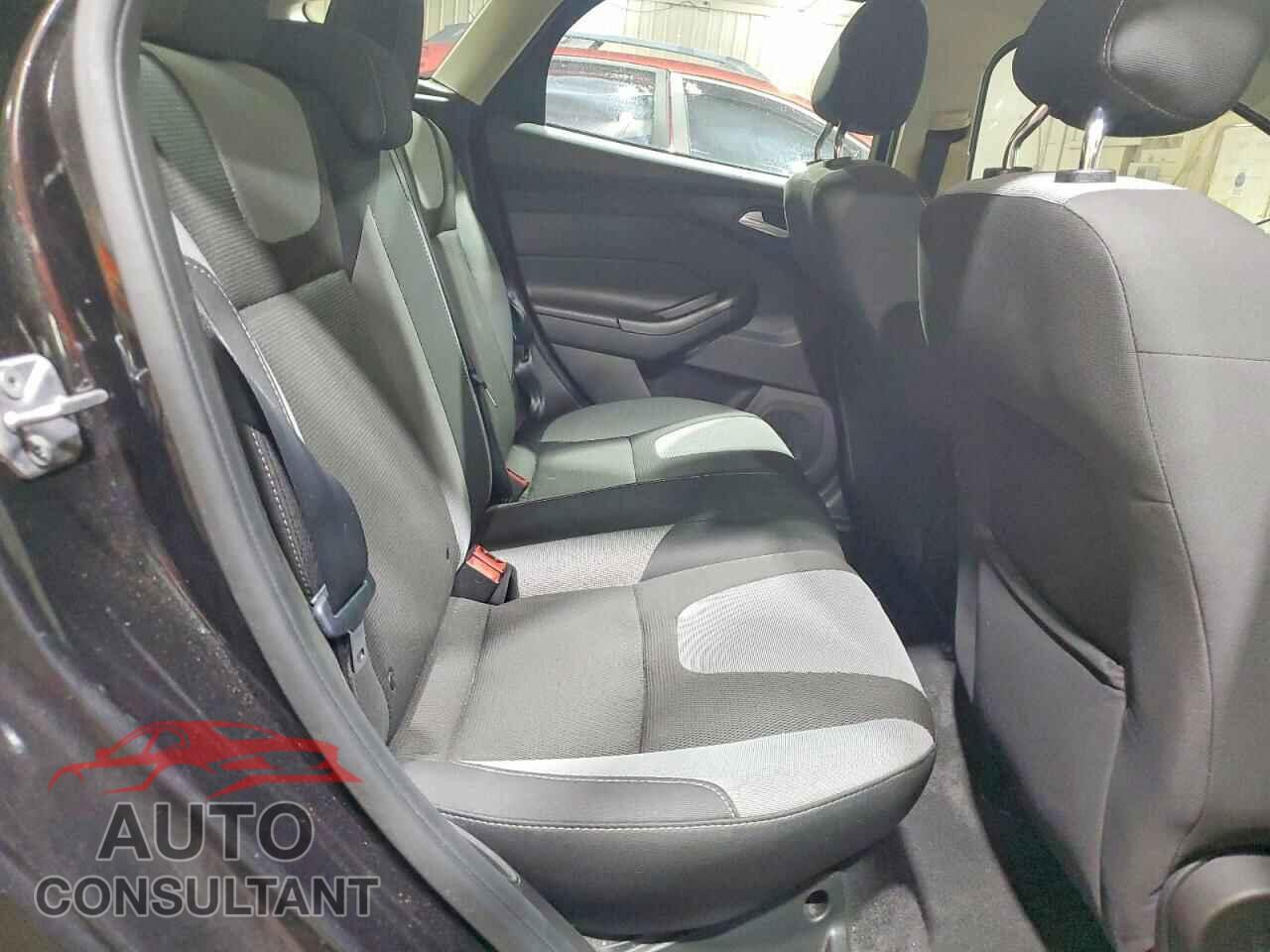 FORD FOCUS 2012 - 1FAHP3K24CL172541