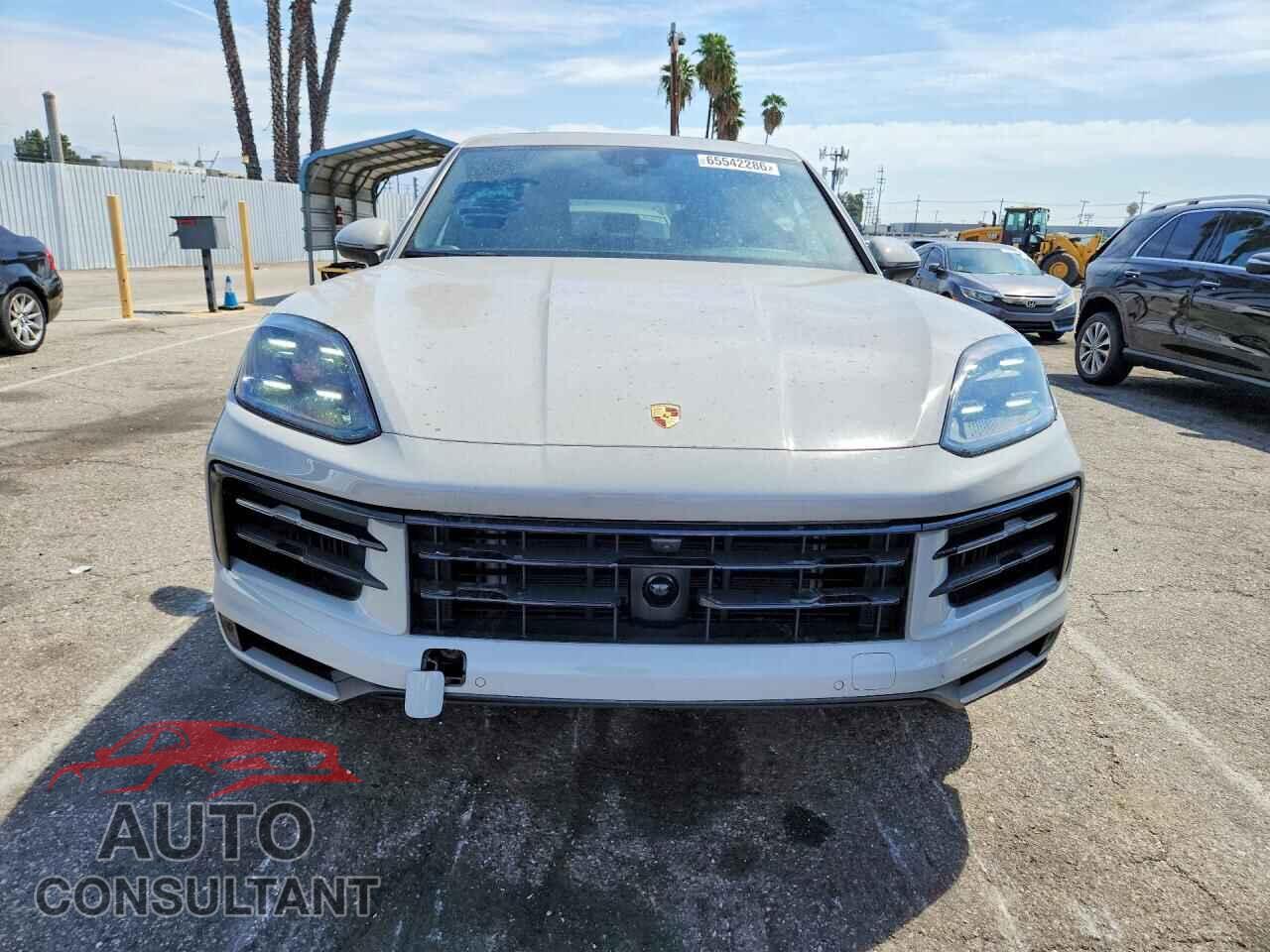 PORSCHE CAYENNE 2024 - WP1AA2AY7RDA09655