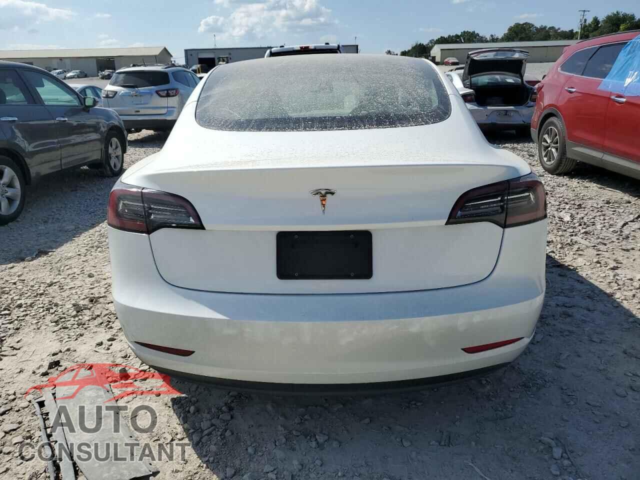 TESLA MODEL 3 2023 - 5YJ3E1EAXPF471946