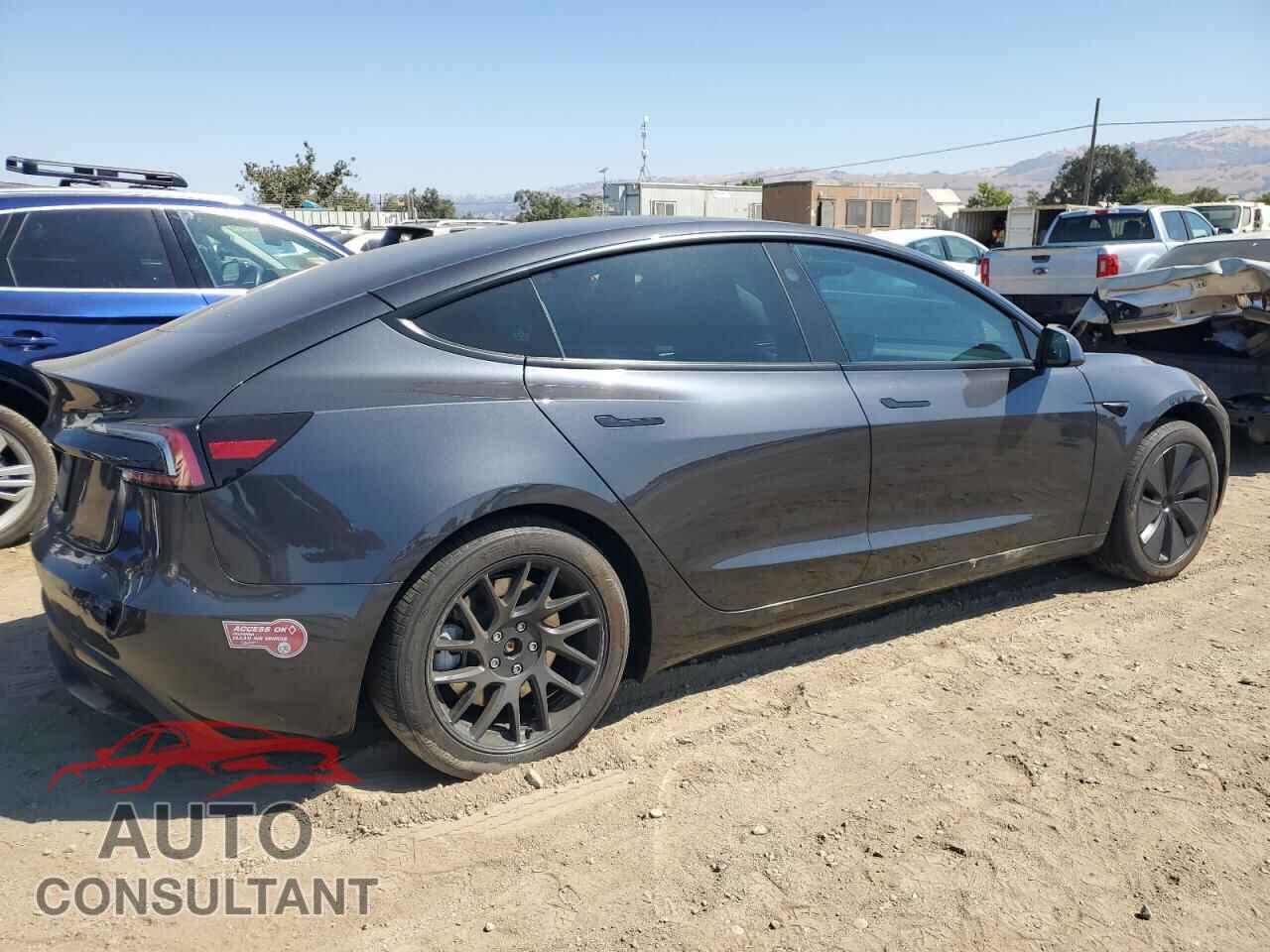 TESLA MODEL 3 2024 - 5YJ3E1EA7RF718679