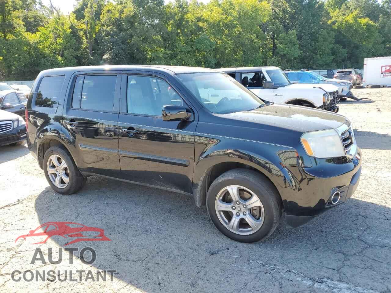 HONDA PILOT 2013 - 5FNYF3H72DB038535