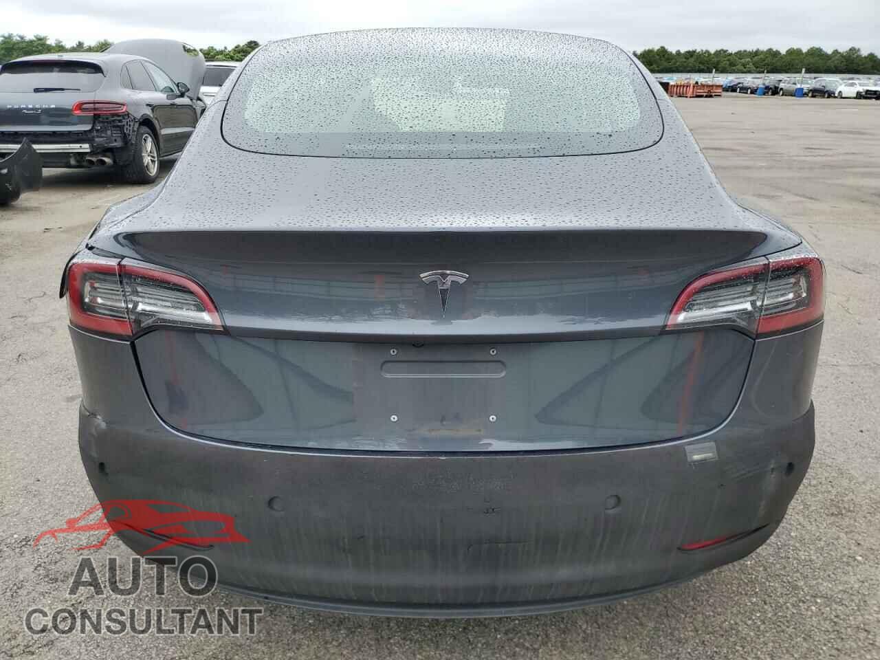 TESLA MODEL 3 2018 - 5YJ3E1EA9JF052865