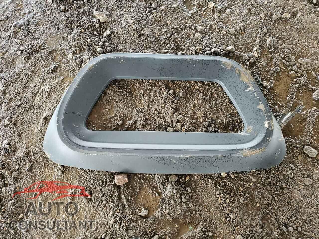 TESLA MODEL Y 2021 - 5YJYGDEEXMF096639