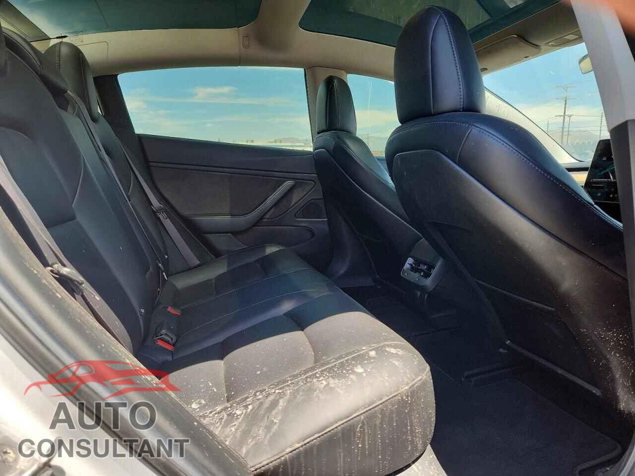 TESLA MODEL 3 2018 - 5YJ3E1EA0JF050132