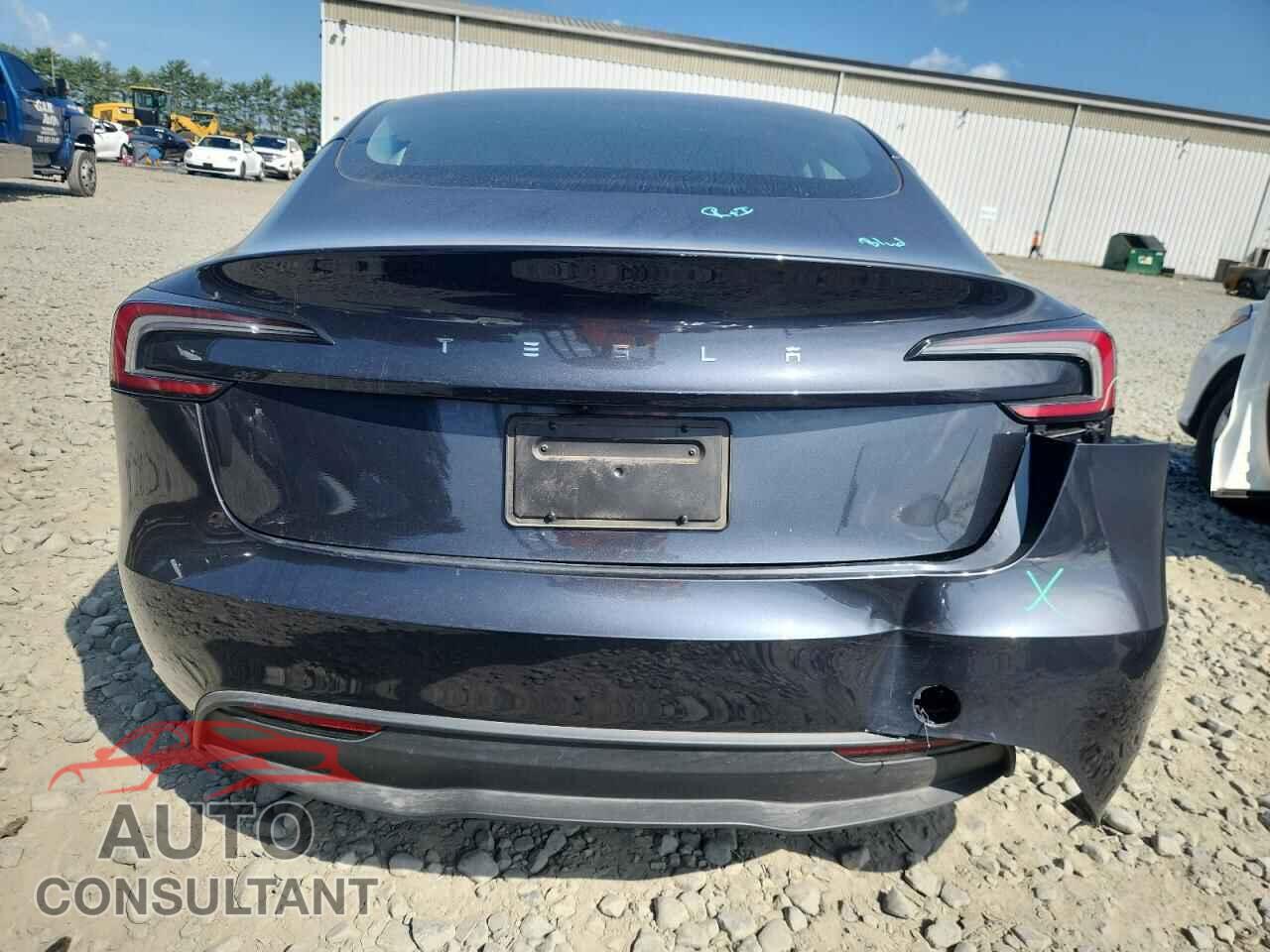 TESLA MODEL 3 2024 - 5YJ3E1EA4RF772523