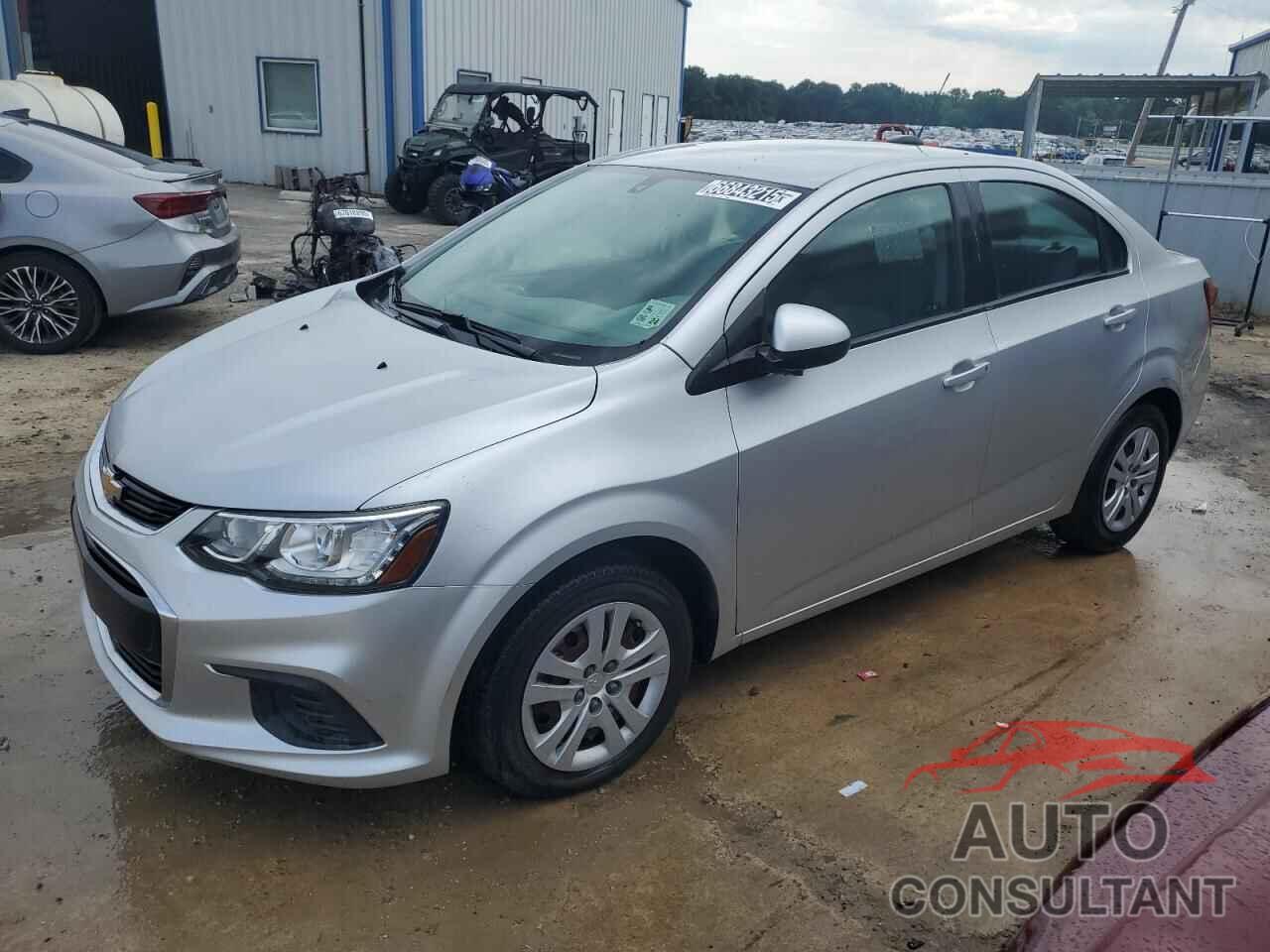 CHEVROLET SONIC 2018 - 1G1JB5SH6J4123948