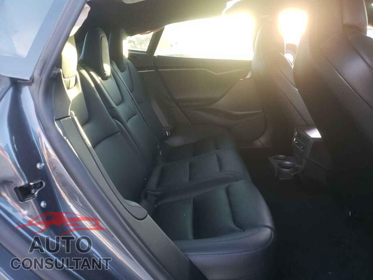 TESLA MODEL S 2018 - 5YJSA1E22JF296499