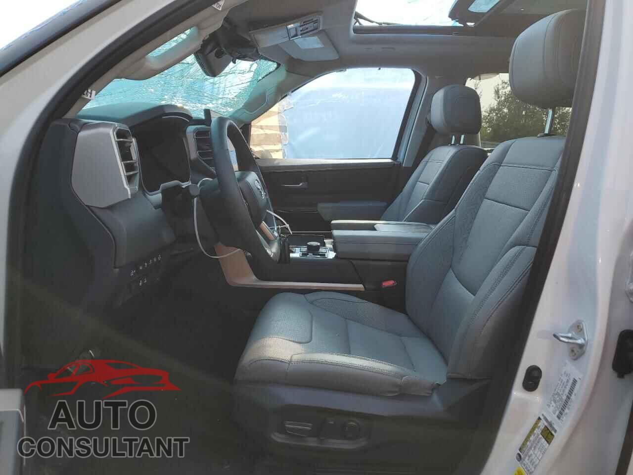 TOYOTA SEQUOIA 2024 - 7SVAAABA4RX028147