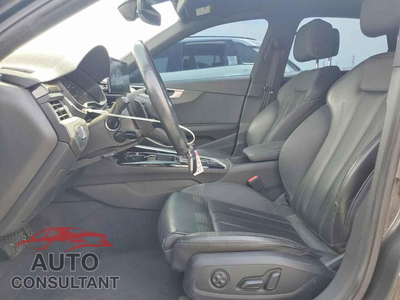 AUDI A4 2023 - WAUDAAF49PN021454