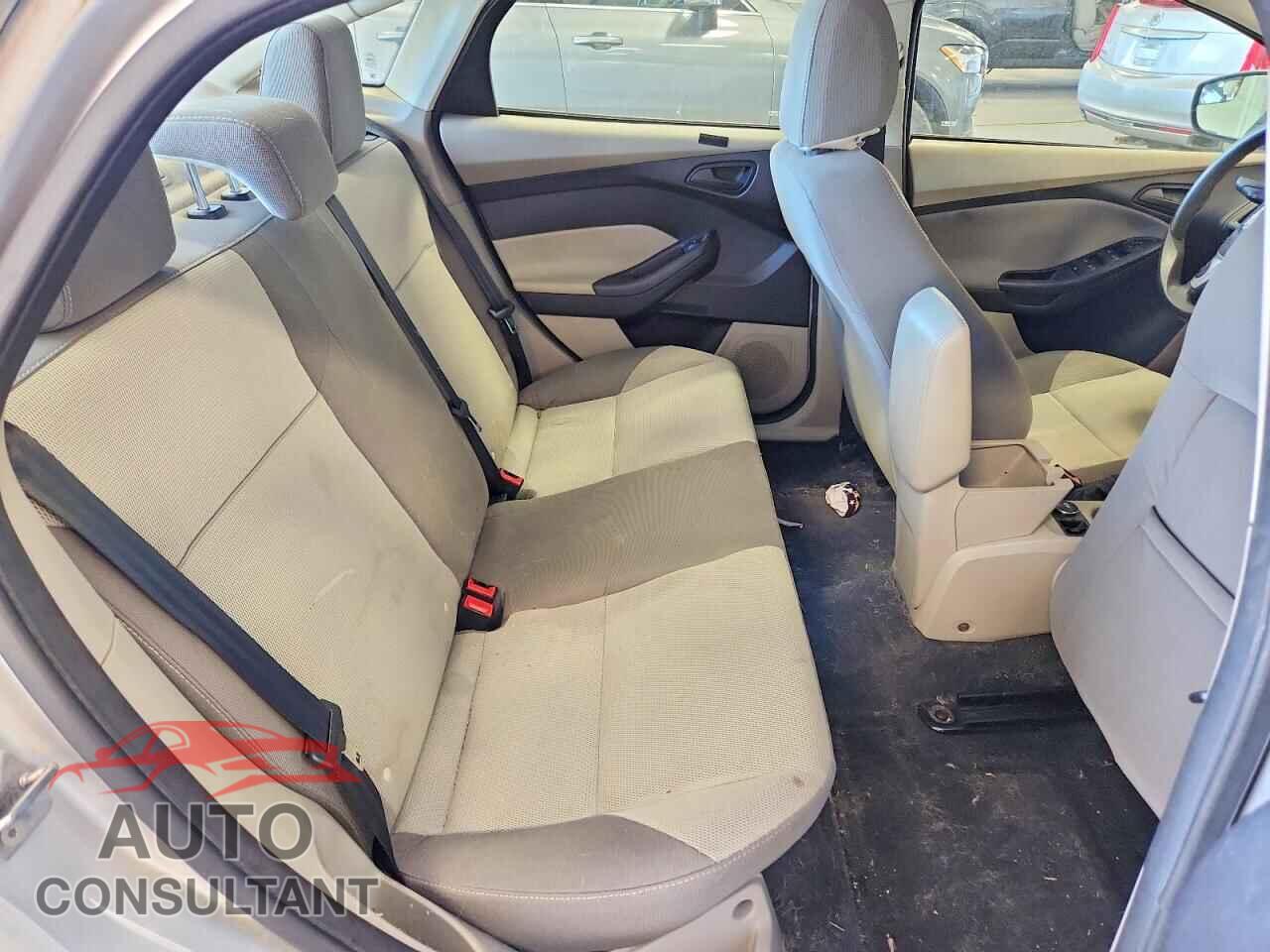 FORD FOCUS 2012 - 1FAHP3F24CL424380