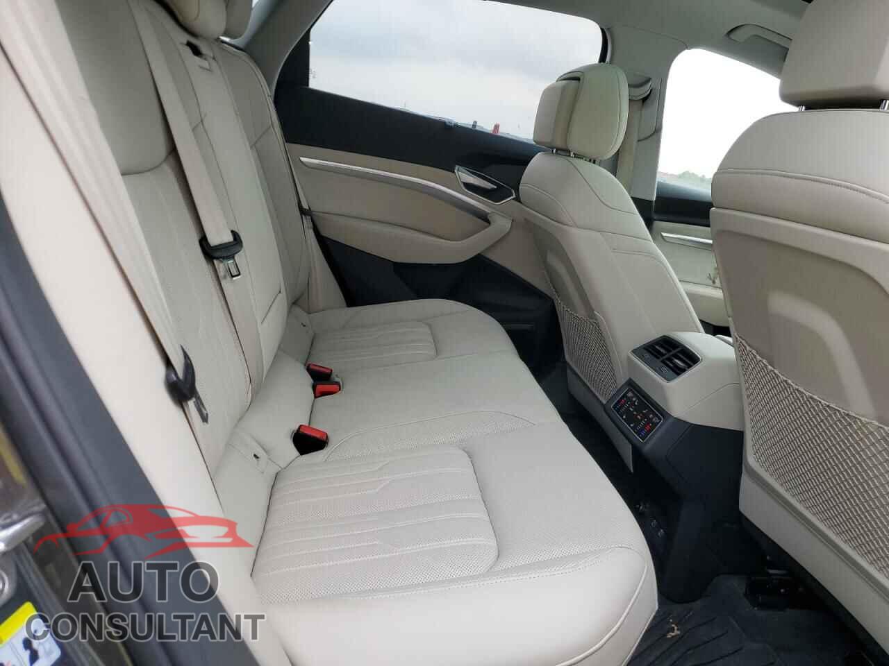 AUDI E-TRON 2021 - WA13AAGE7MB026214