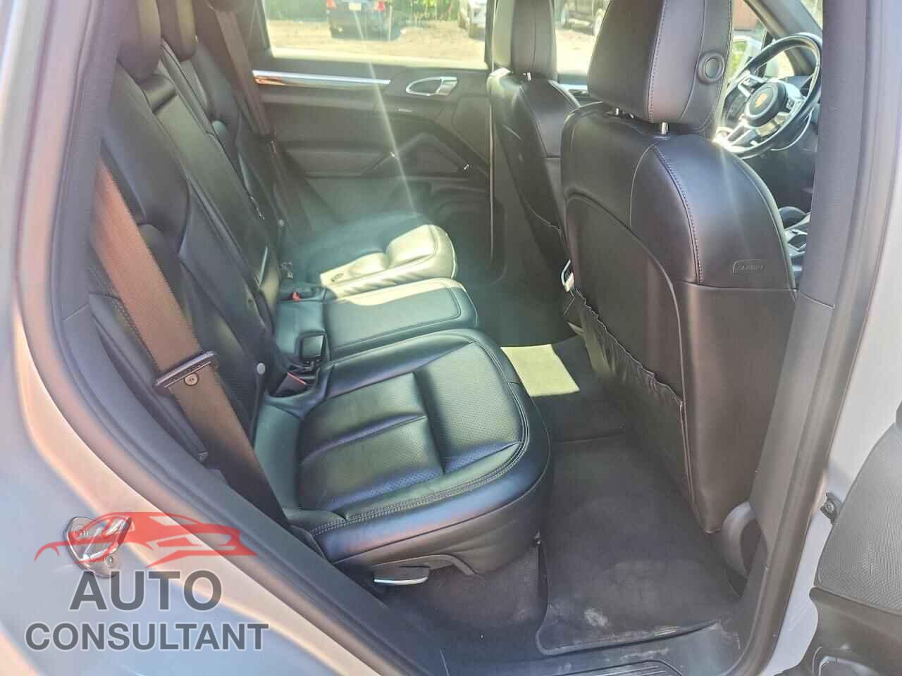 PORSCHE CAYENNE 2016 - WP1AA2A24GLA03956