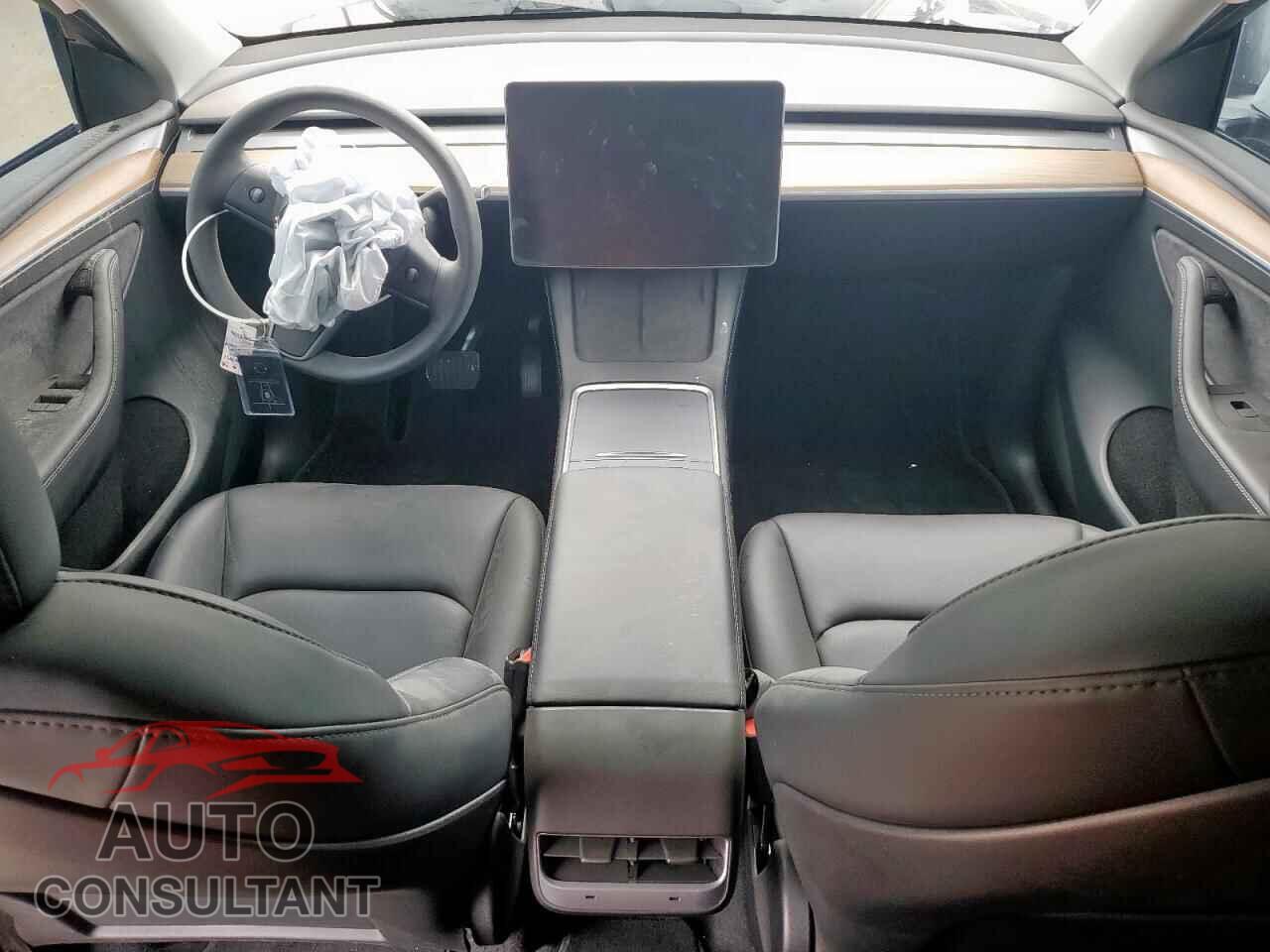 TESLA MODEL Y 2024 - 7SAYGDED6RF040196