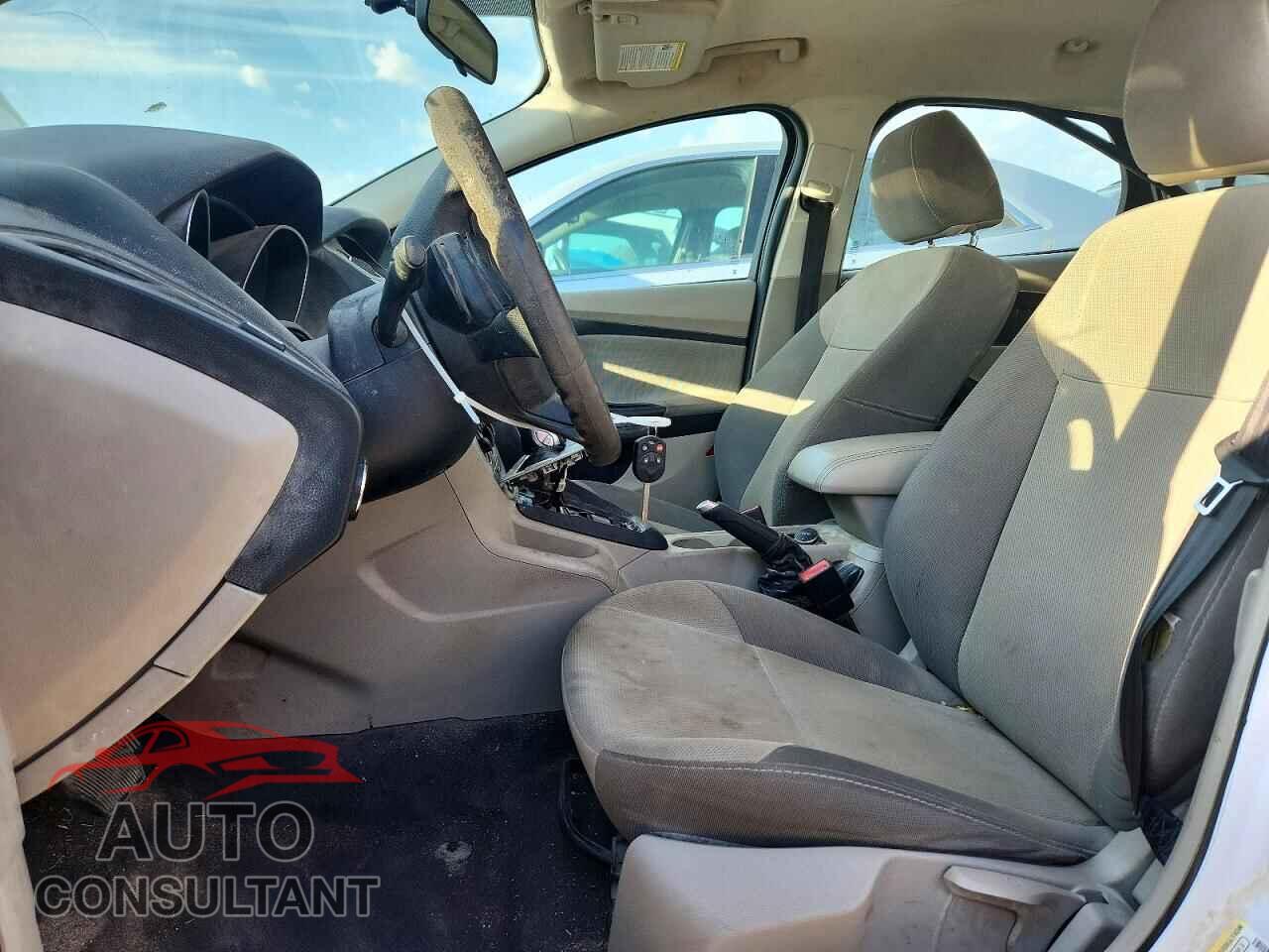 FORD FOCUS 2014 - 1FADP3F25EL349352