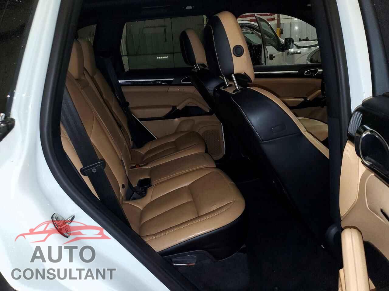 PORSCHE CAYENNE 2017 - WP1AB2A26HLA51165