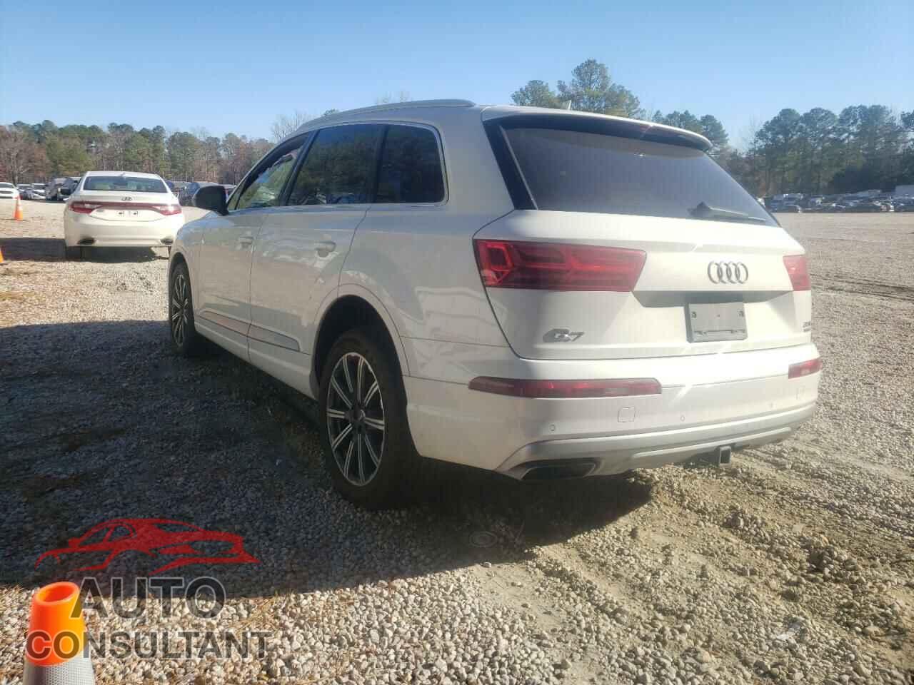 AUDI Q7 2018 - WA1VAAF71JD028035