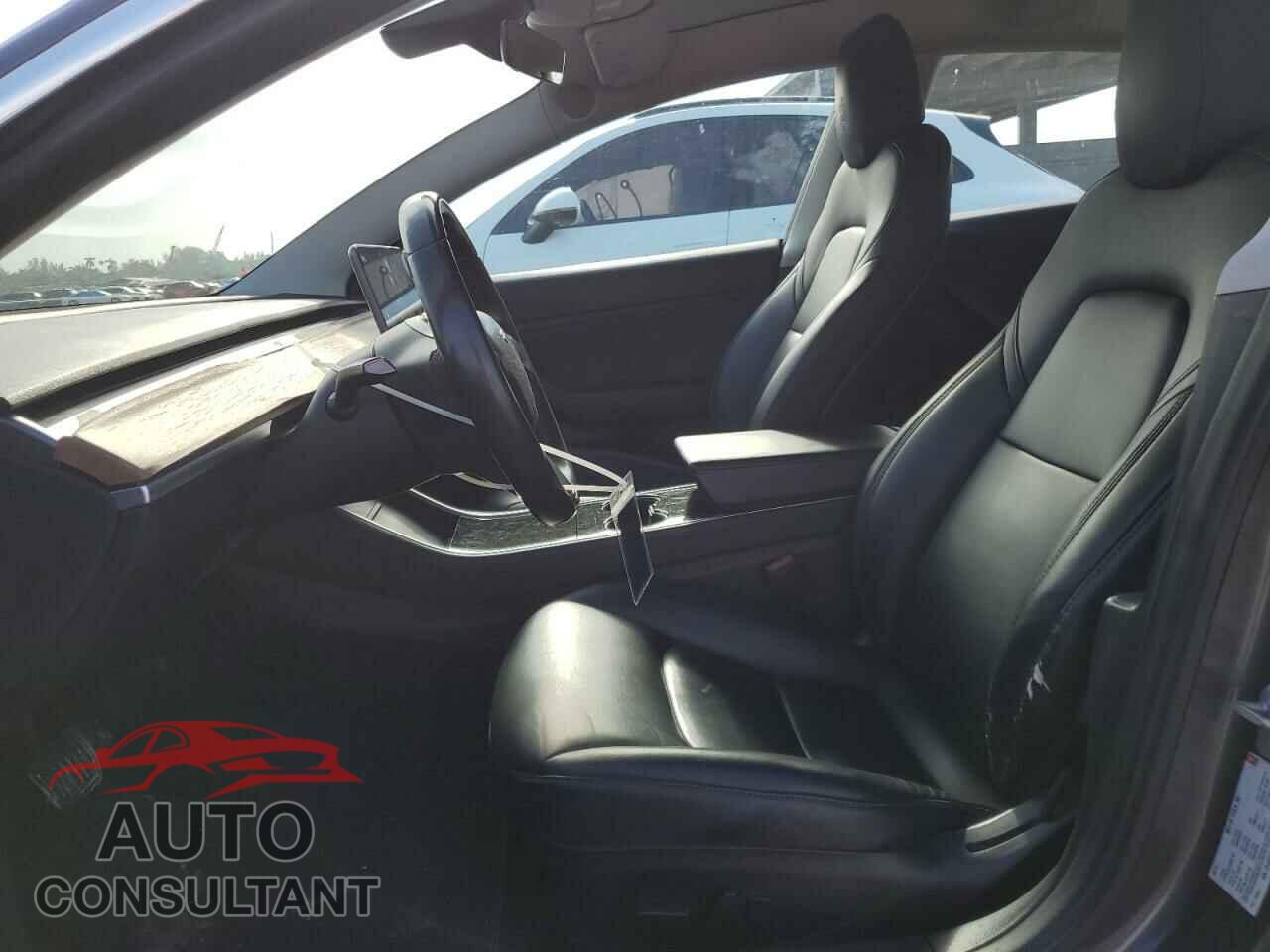 TESLA MODEL 3 2018 - 5YJ3E1EA8JF040948