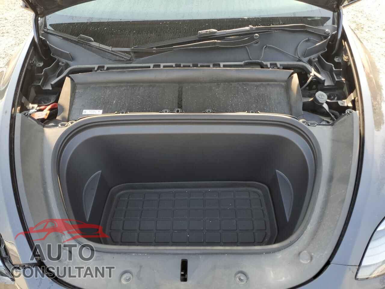 TESLA MODEL Y 2024 - 7SAYGDEE9RF079616