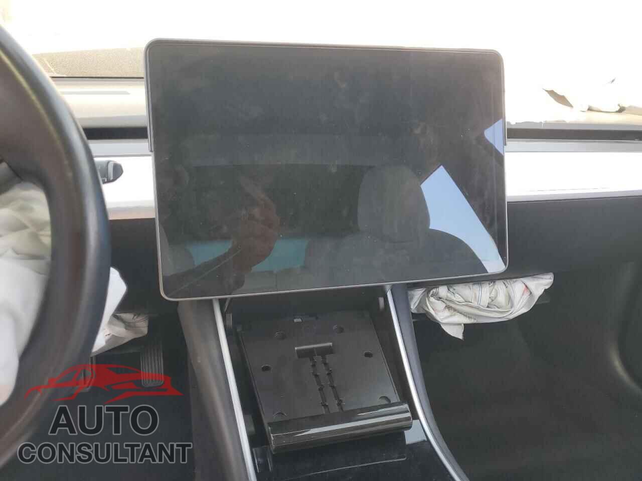 TESLA MODEL 3 2018 - 5YJ3E1EB8JF134997