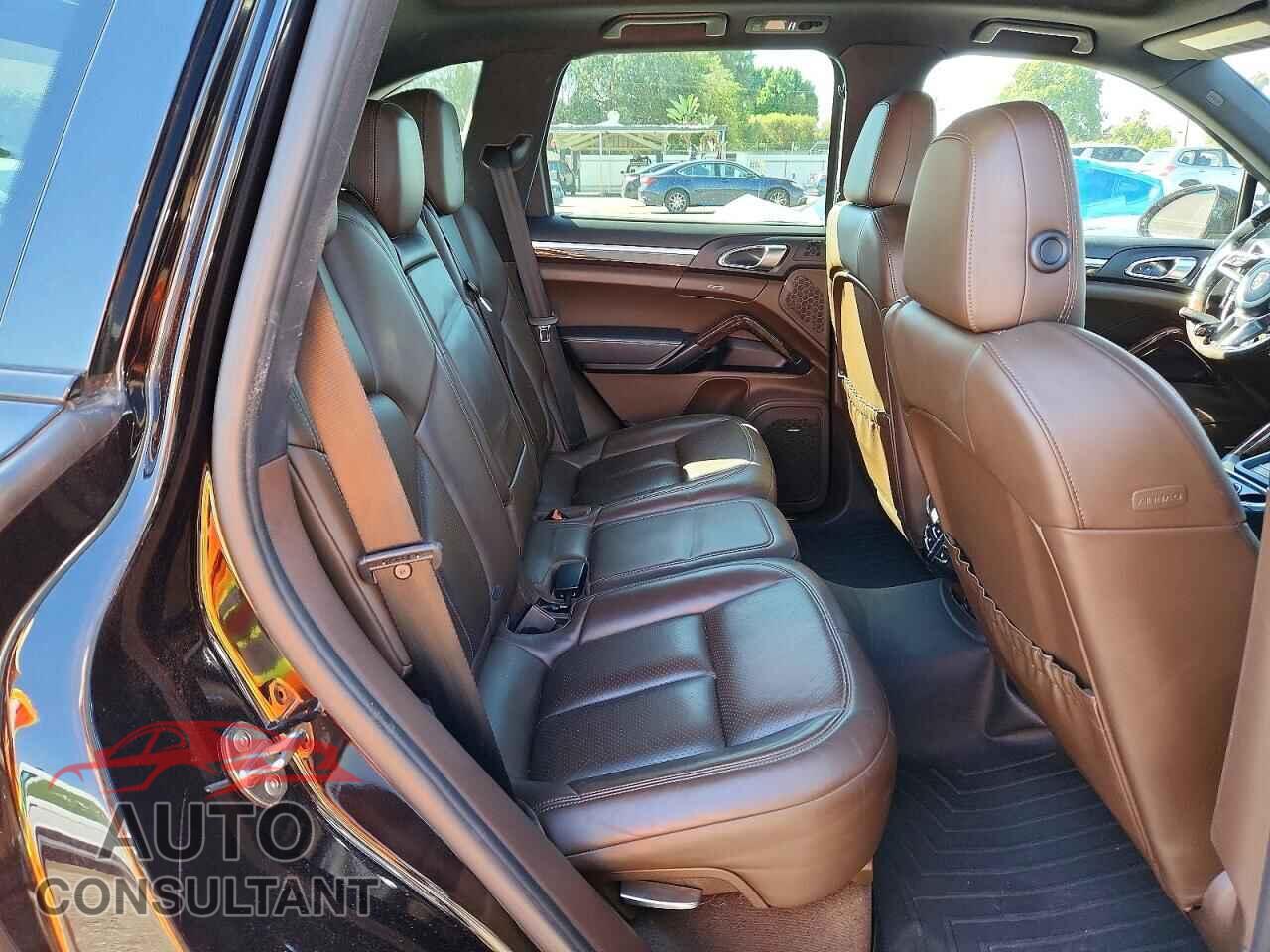 PORSCHE CAYENNE 2015 - WP1AB2A2XFLA58729