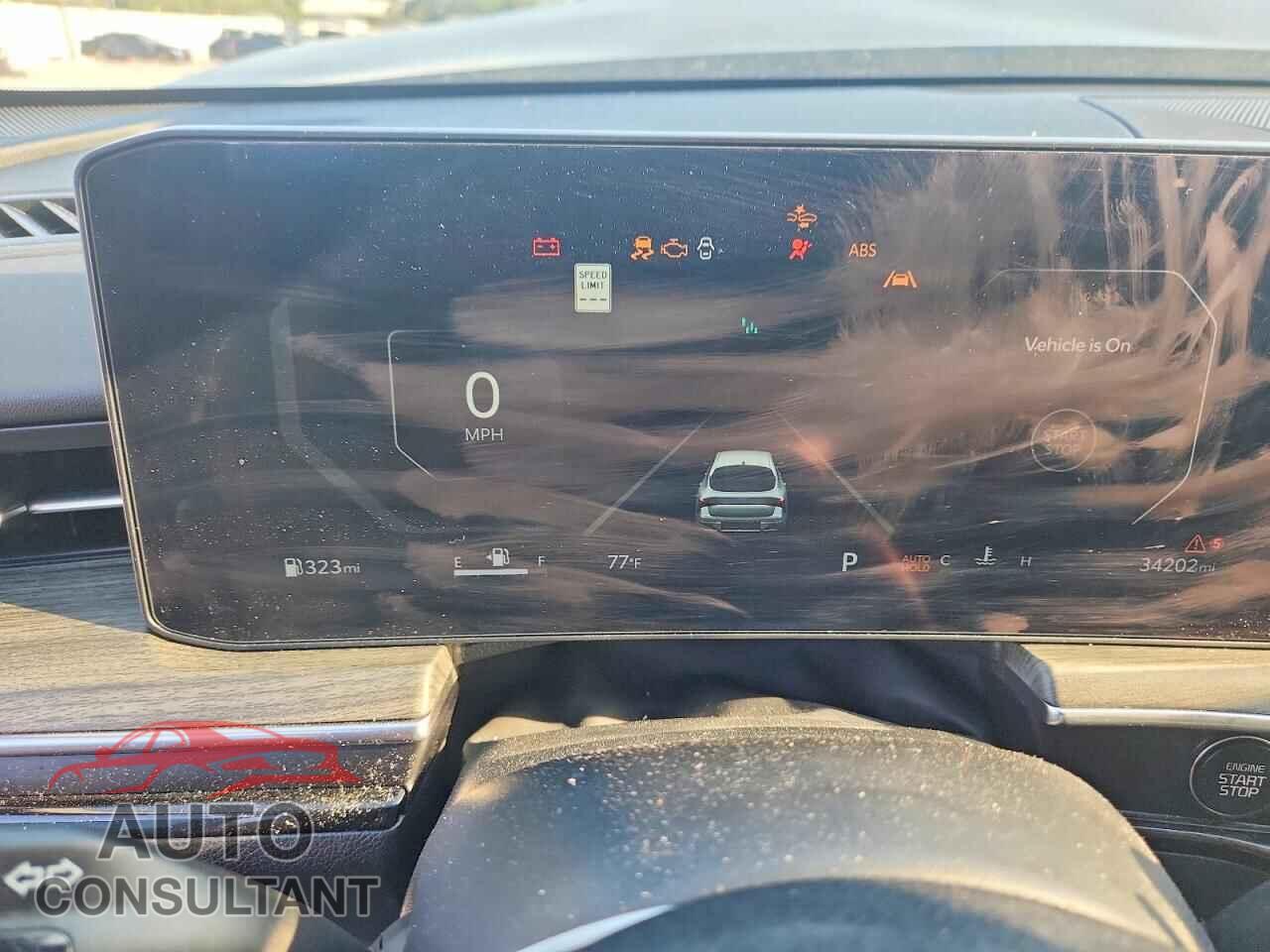 KIA K5 2025 - KNAG34J7XS5295653