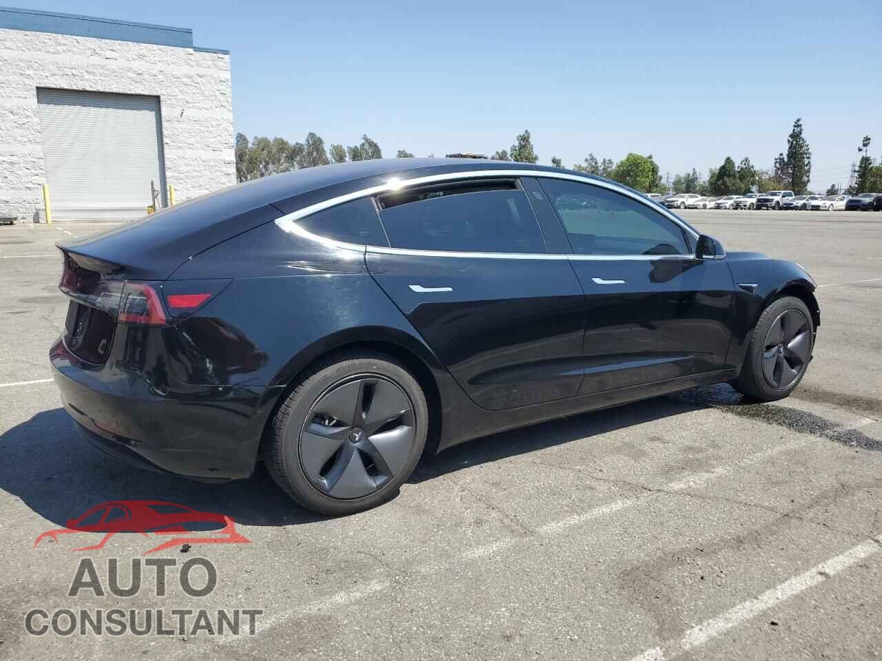 TESLA MODEL 3 2019 - 5YJ3E1EA7KF305795