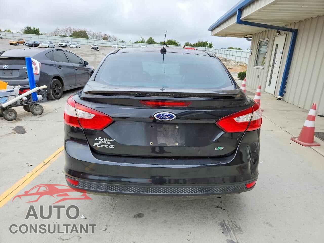 FORD FOCUS 2012 - 1FAHP3F22CL323144