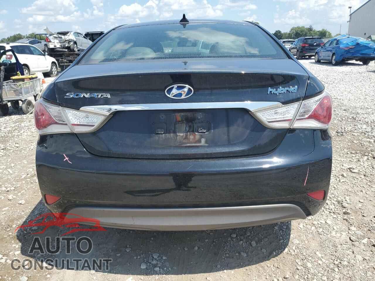 HYUNDAI SONATA 2012 - KMHEC4A48CA032842