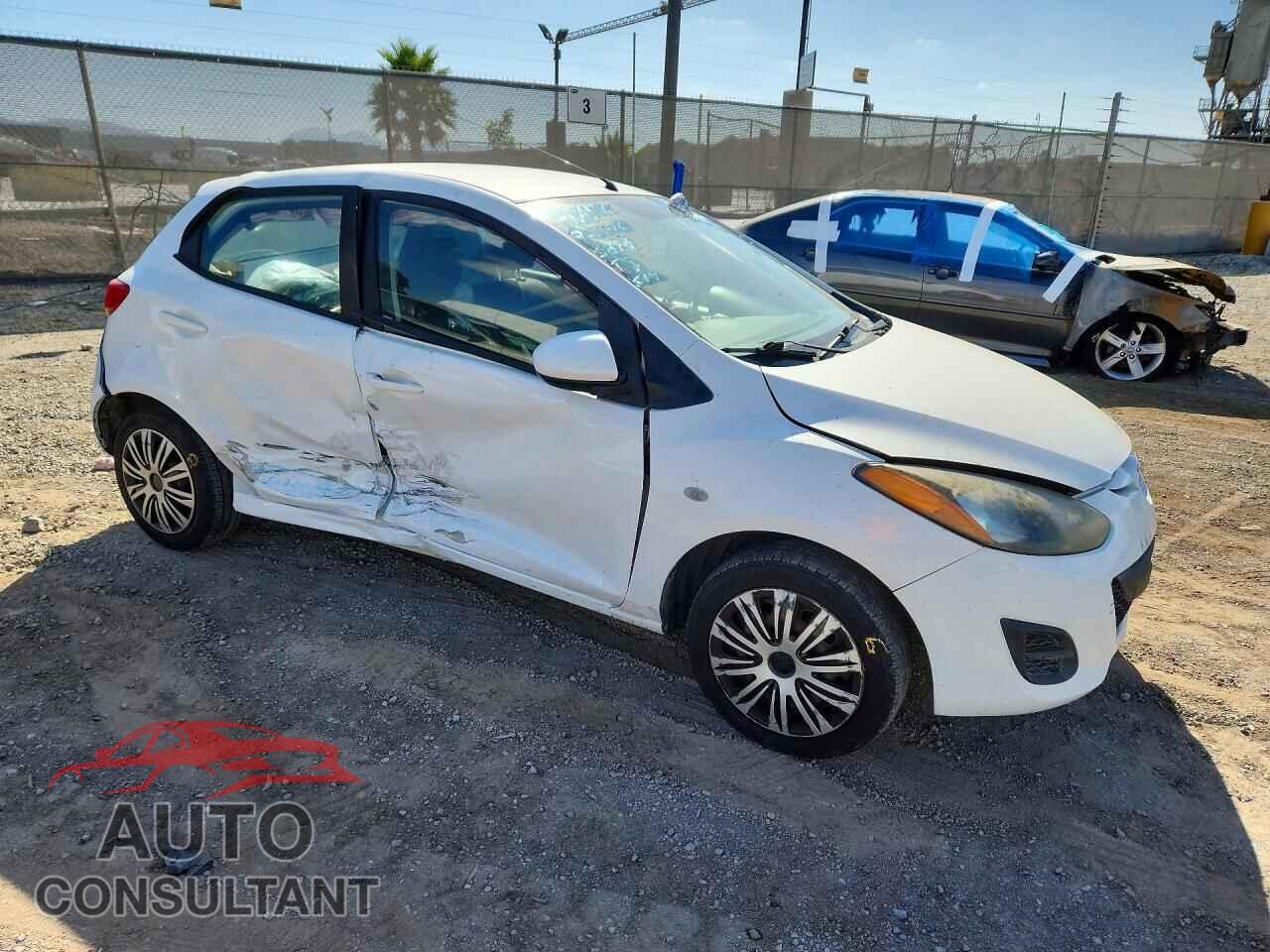 MAZDA 2 2013 - JM1DE1KZ4D0156164