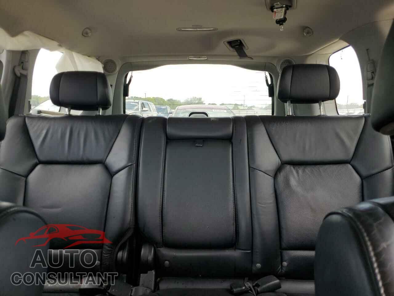 HONDA PILOT 2011 - 5FNYF3H64BB057768