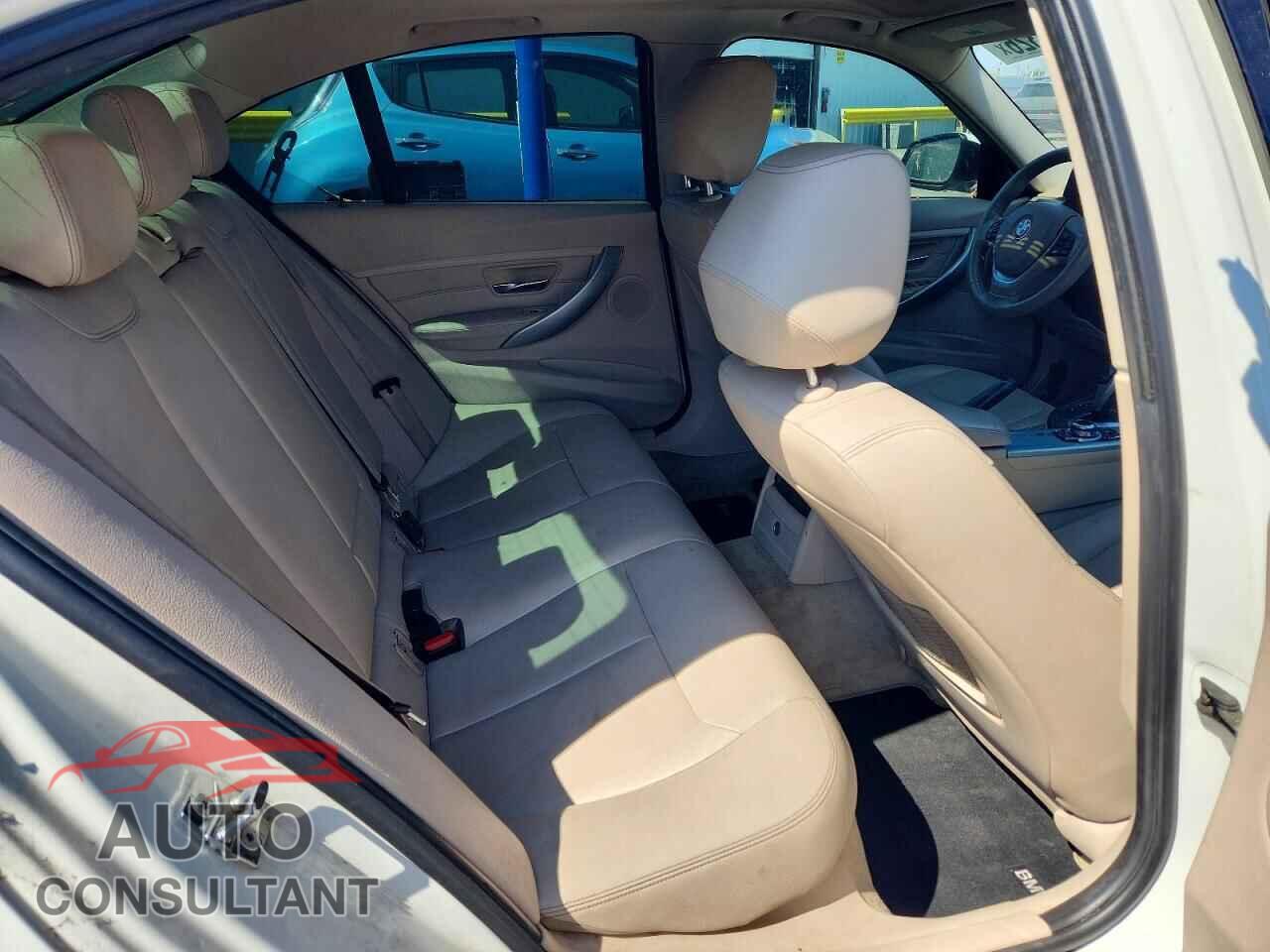 BMW 3 SERIES 2012 - WBA3C1C53CF433120