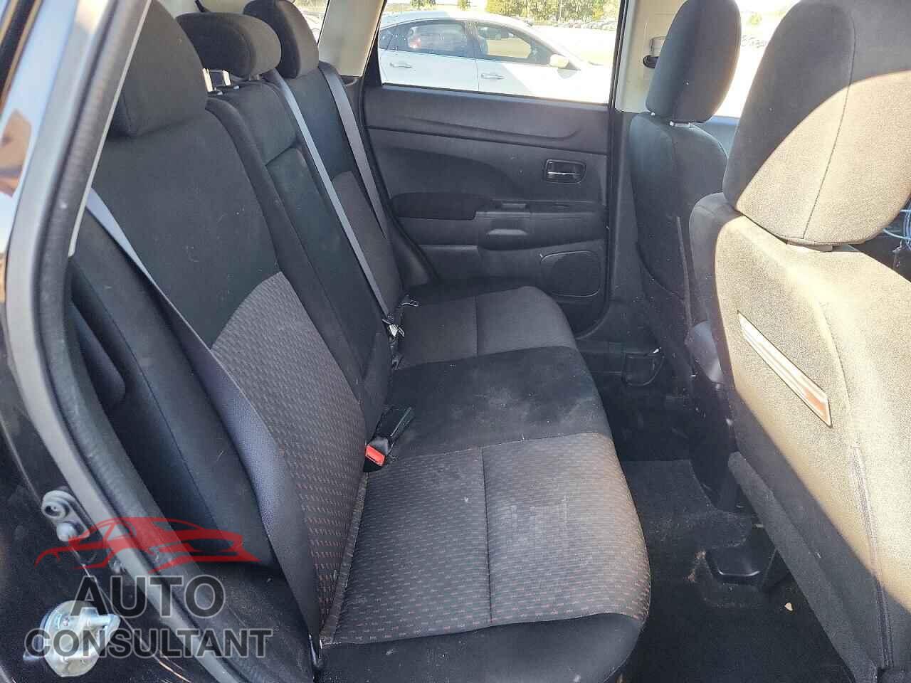 MITSUBISHI OUTLANDER 2017 - JA4AR3AW8HZ065453