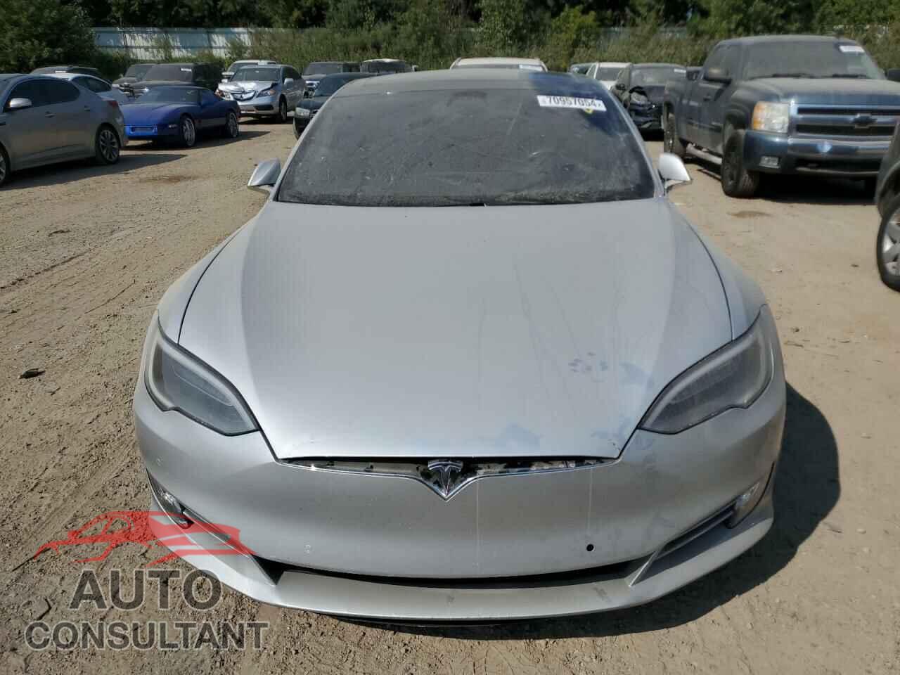 TESLA MODEL S 2017 - 5YJSA1E27HF185120